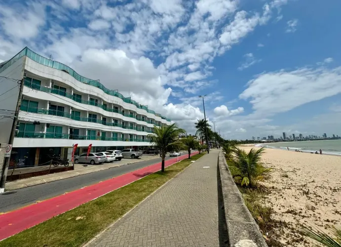 FLAT PARA LOCAÇÃO ANUAL À BEIRA MAR DE MANAÍRA - João Pessoa - PB