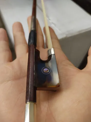 Arco 4/4 em Pau Brasil de violino Luthier Pedro Lima - Talão Personalizado