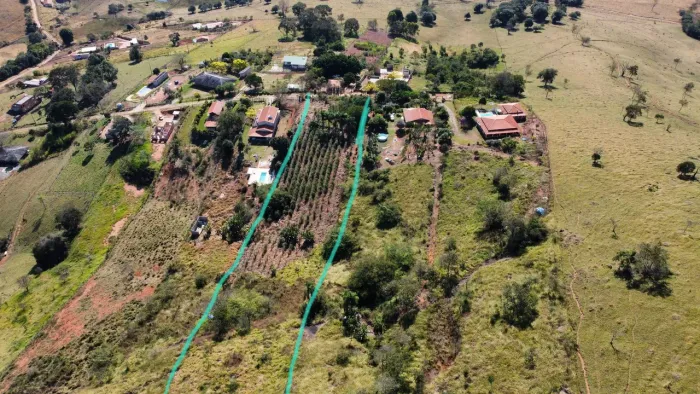 Chácara à Venda - 10.000 m², Próximo a Paraisópolis MG.