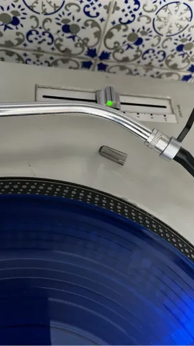 Par de Toca discos Technics SL1200 MK2 não acompanha cápsulas ortofon