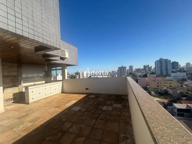 Apartamento duplex com 3 quartos sendo 1 suíte disponível para locação e venda no bairro C