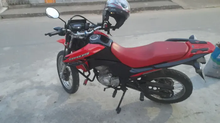  Vende bross 160 único dono 13 mil km 