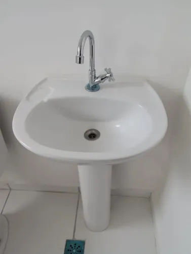 Pia Branca com coluna para banheiro