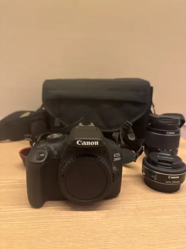 Máquina fotográfica Cânon EOS 2000D +2 lentes (24mm e 18-55mm)