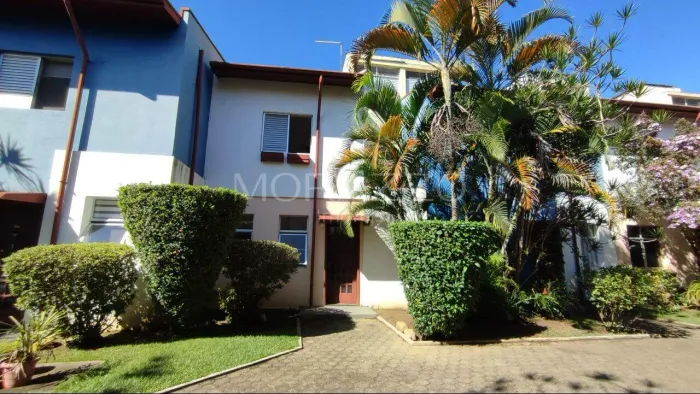 Sobrado com 3 dormitórios, sendo uma suíte para alugar, 140 m² - Jardim Santa Maria - Jaca