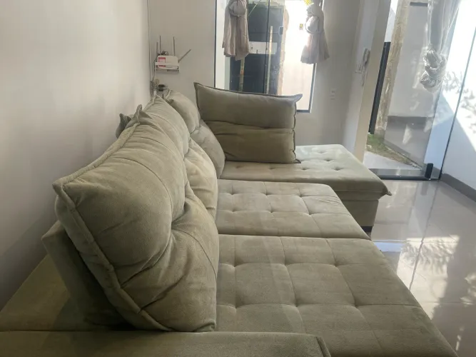 Vendo sofá retratil marca Olpe linho