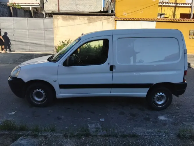 Peugeot Partner Furgão 1.6 16v/ 1.6 16V Flex 3P 2017