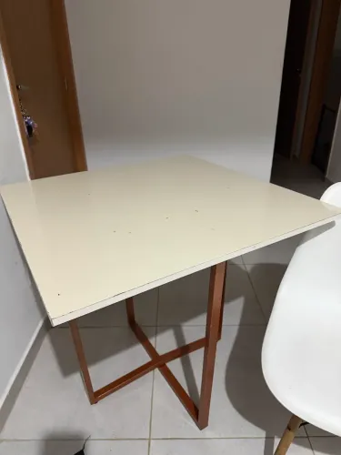 mesa e cadeira