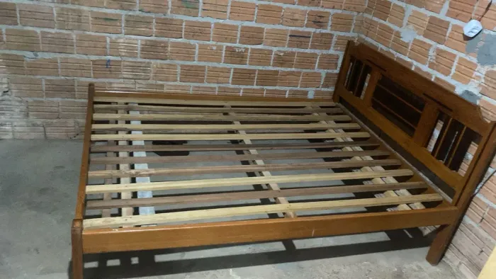 Cama de madeira macacaúba!