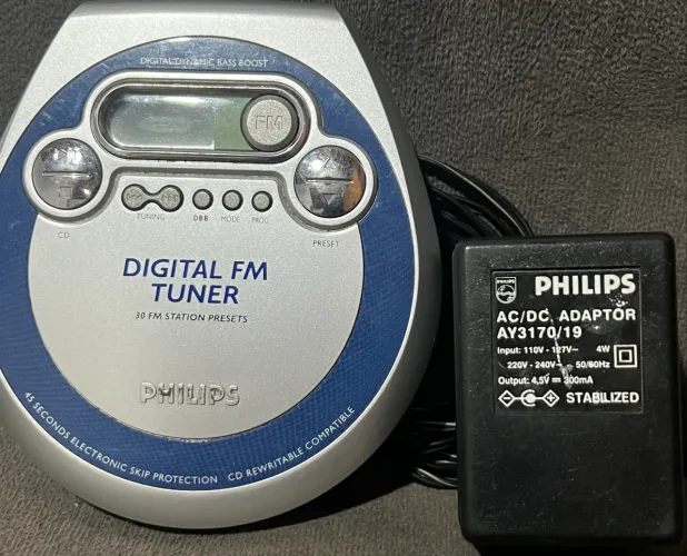 Discman Philips com fonte 