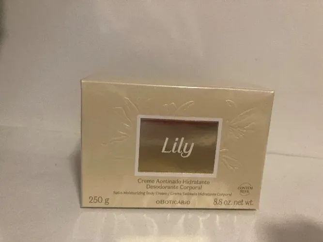 Creme acetinado hidratante desodorante corporal Lily O Boticário 250 g
