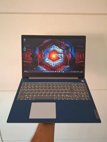 Notebook Lenovo Core i5 10°geração/placa de vídeo dedicada 2GB GDDR5/8GB de Memória