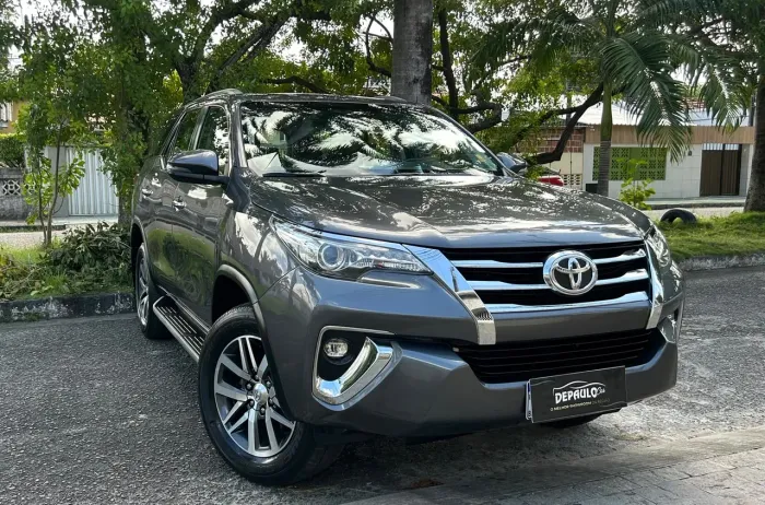 Toyota Hilux SW4 SRX 4X4 2.8 TDI 16V Dies. Aut. 2019