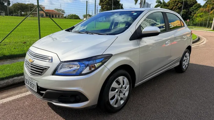 Chevrolet Onix Hatch LT 1.4 8V Flex Power Mec. 4P 2016