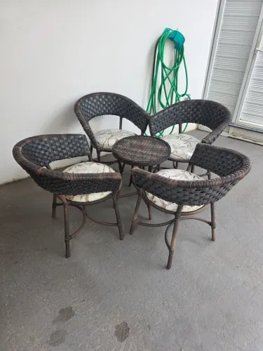 Conjunto mesa e cadeiras