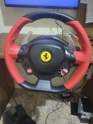 2 volantes da Thrustmaster Ferrari 458 Spider, Preto e Vermelho- PARA XBOX