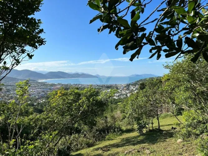 Terreno de 5.005,00 m², na praia do Silveira Garopaba/SC .