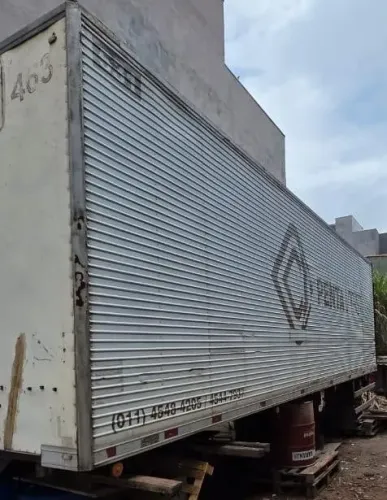 Baú de truck 8,5 carga seca
