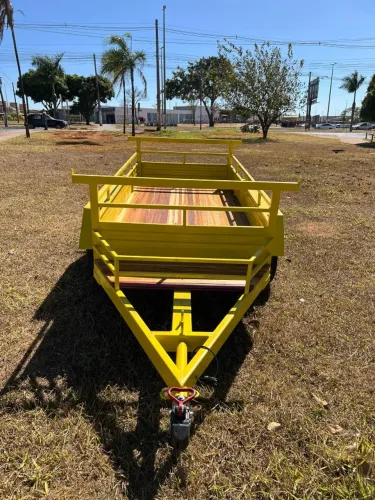 Carretinha 2.50 x 1.20 trucado com pneus novos pronta entrega - reboque