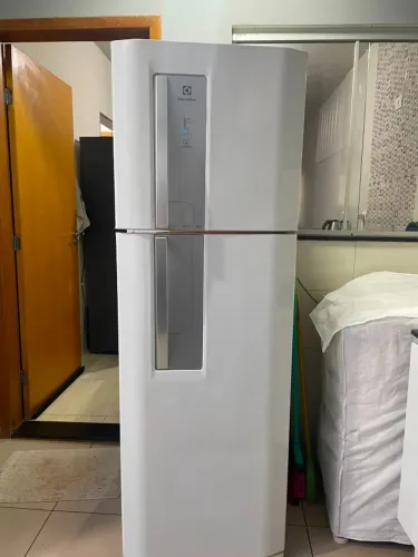 Geladeira Electrolux DF42 382 Litros