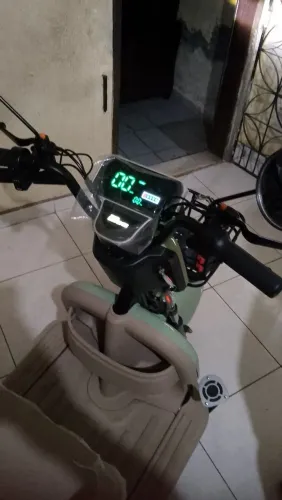 Scooter elétrica triciclo