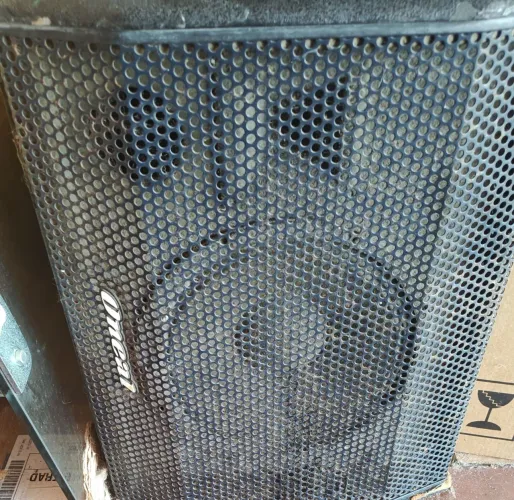 02 CAIXAS DE SOM ONEAL COM AMPLIFICADOR VOX WATTS 1500.ENTREGA EM FORTALEZA .PAGAMENTO PIX