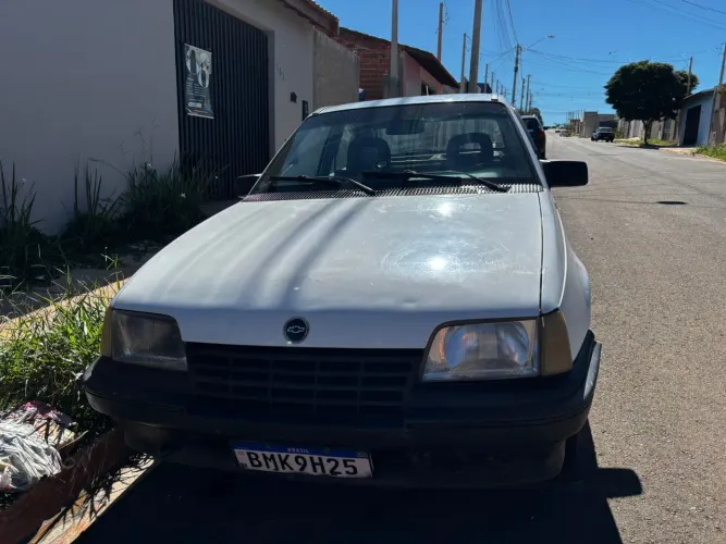 Chevrolet Kadett GLS 1.8 EFI / Sl/e 1.8 (álcool) 1993