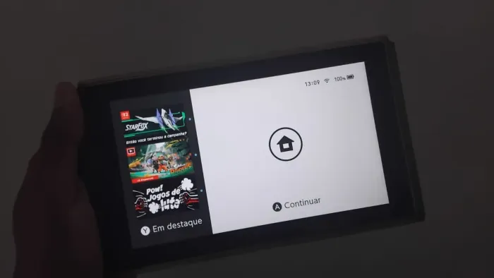 NINTENDO SWITCH - EDIÇÃO MARIO KART 8 DELUXE + POKÉMON SCARLET