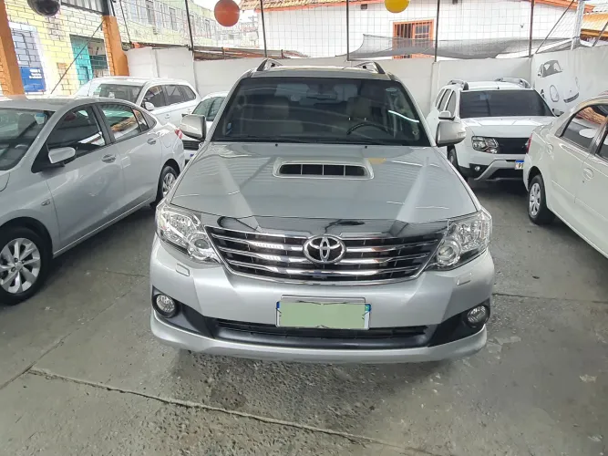 Toyota Hilux SW4 SRV D4-d 4X4 3.0 TDI Dies. AUT 2012