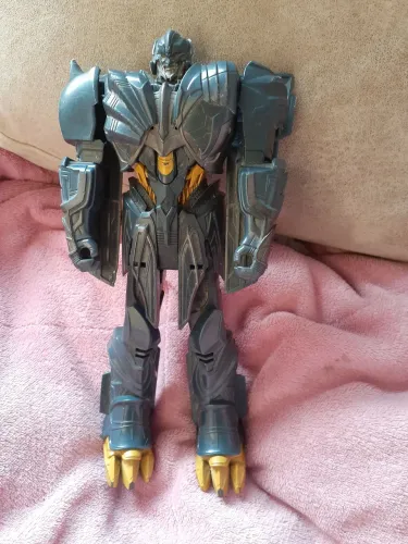 Boneco transformers megatron decepticon 