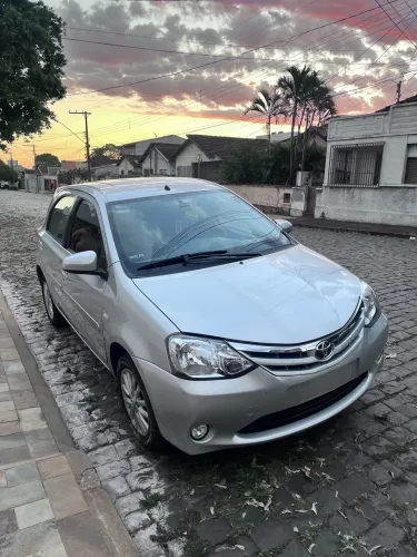 Toyota Etios XLS 1.5 Flex 16V 5P Mec. 2014
