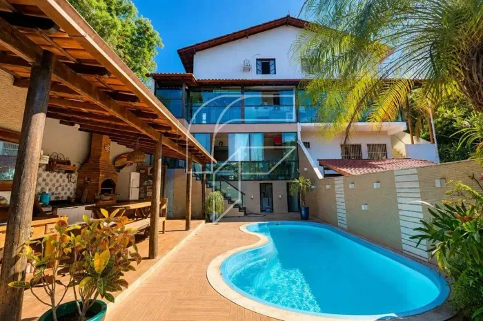 Imóvel para venda tem 350 metros quadrados com 5 quartos em Nova Guarapari - Guarapari - E