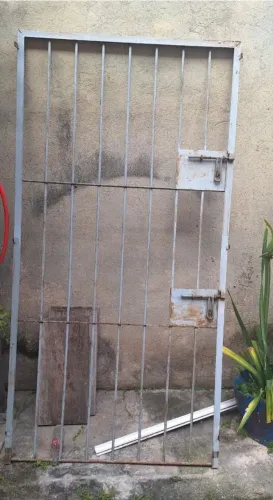 Vende-se PORTÃO
