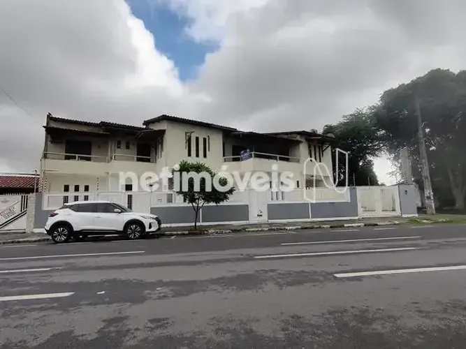 Casa Dúplex para aluguel com 10 Salas e 05 Quartos próximo ao Centro de Feira de Santana