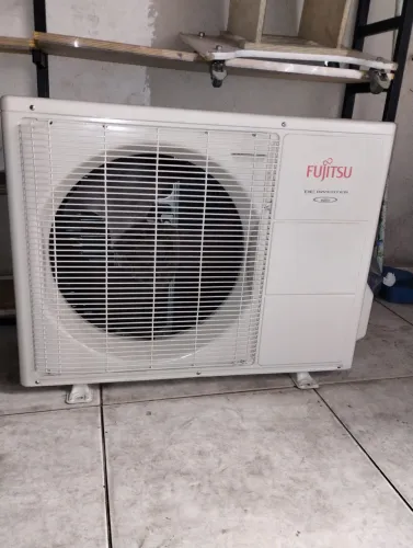 Condensadora Fujitsu inverter 18.000 BTUs 