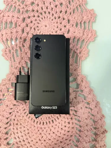 Samsung Galaxy S23 em perfeito estado de conservação