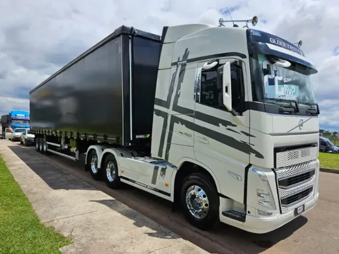 Volvo FH 460 6x2 Ano 22 Pacote LC Beliche + Sider Noma 30 plts ano 24 15.20 x 2.80 s/pneu