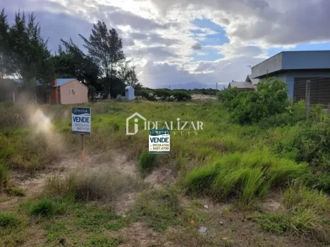 terreno no Balneário Alfa com 300 m²