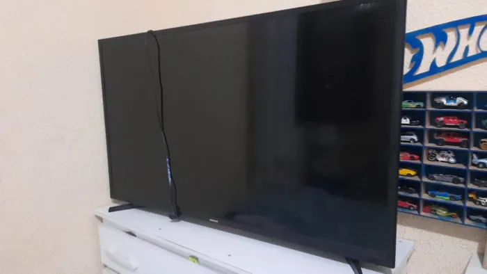 TV Samsung 43" Full HD (UN43J5290) - Peças / Tela Quebrada
