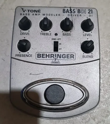 Pedal Behringer Baixo BDI 21