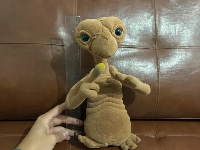 Pelúcia ET antigo.