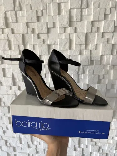 sandália beira rio conforto anabela preta metalizada tam. 36