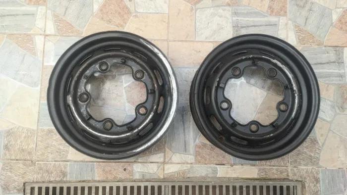Duas rodas aro 15 Fusca 5 furos