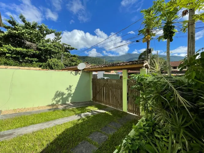 Casa com 3 dormitórios para alugar, 90 m² por R$ 5.600,00/mês - Água Branca - Ilhabela/SP