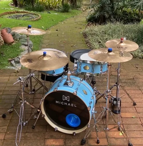 Bateria Michael Legacy Slim nova, completa! Pratos Sabian B8 Pro!