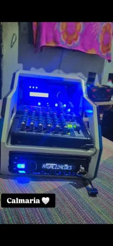Mesa de som automotivo