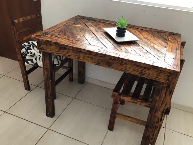 Mesa Madeira 2 Cadeiras 