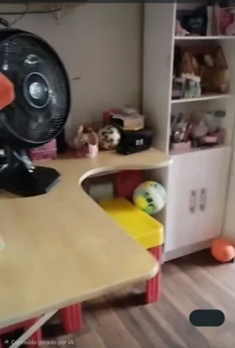 Mesa de escritorio em L
