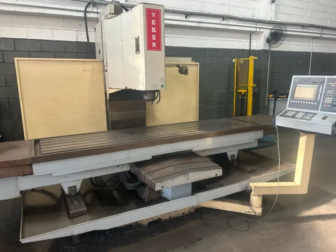 Máquina Fresadora CNC Veker VK4900
