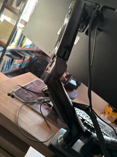 Suporte Articulado Mesa, 2 Monitores 17" a 35", Pistão a Gás, 9kg por Tela F160N, ELG
